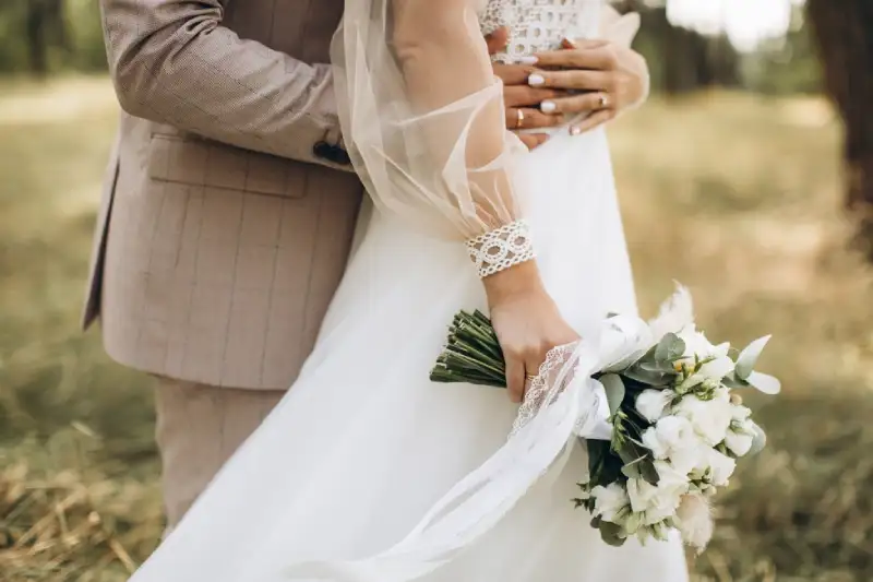10 Ide Ucapan Happy Wedding untuk Teman Dekat - OLX News