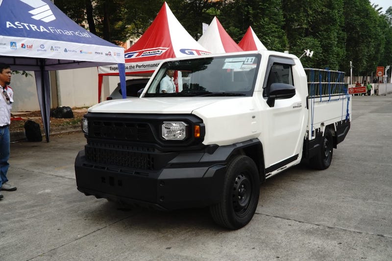 Mobil Komersial di GIIAS 2024