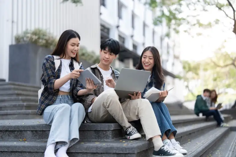 10 Rekomendasi Laptop untuk Mahasiswa Harga Rp5 Jutaan - OLX News