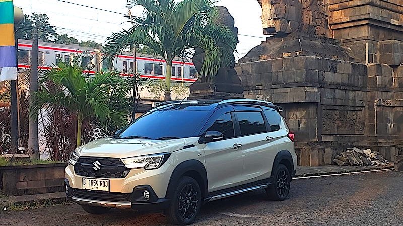 Review Suzuki XL7 Hybrid