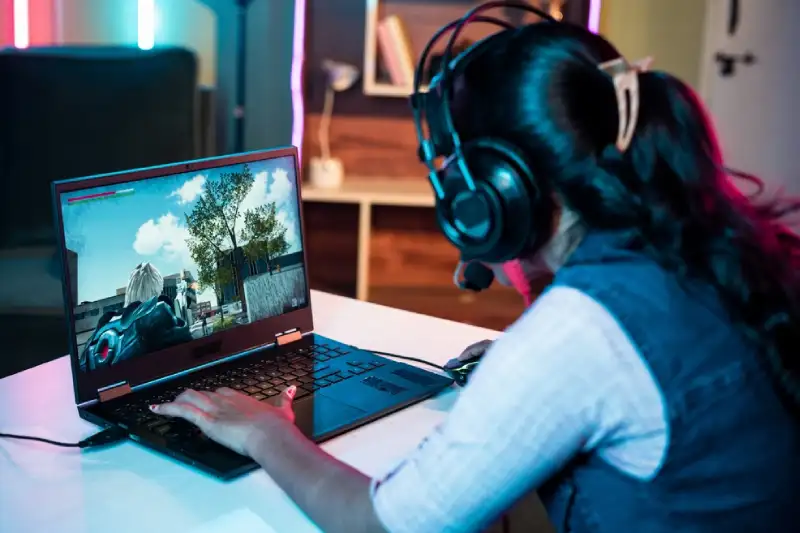 perbedaan laptop dan notebook 