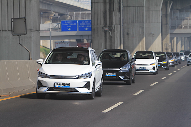 Test Drive BYD M6