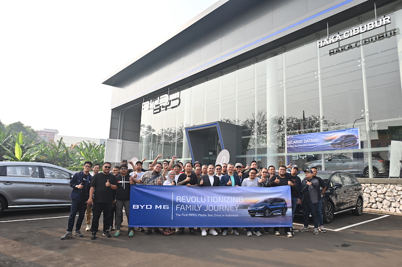 Test Drive BYD M6