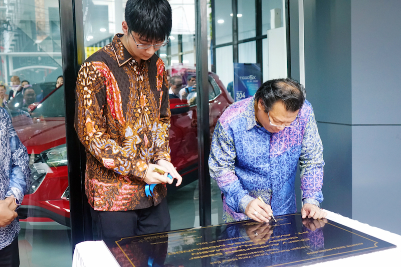 Dua Dealer Chery Baru