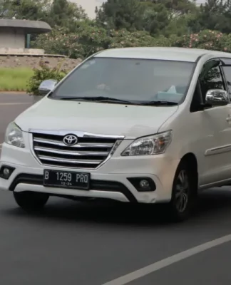 Kijang Innova 2015