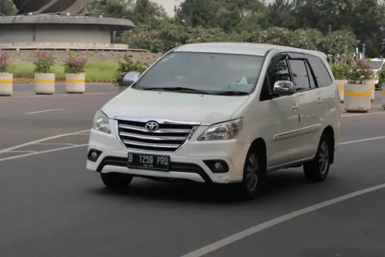 Innova Barong Harga Bekasnya Stabil Banget, Apa Rahasianya Tetap Laris Manis di Pasaran?