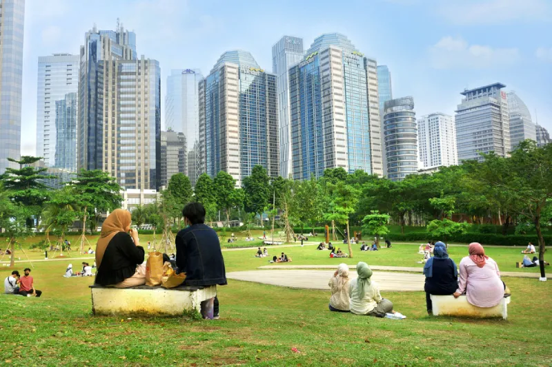 12 Tempat Me-Time Tenang dan Tidak Bising di Jakarta 10 hutan kota GBK