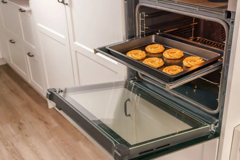 perbedaan microwave dan oven 