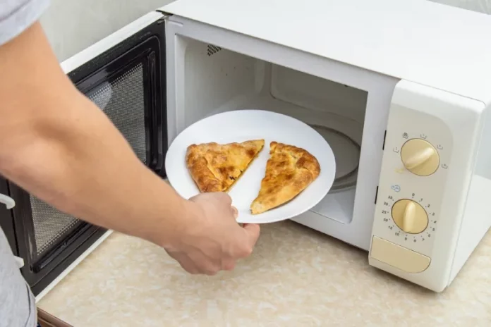 perbedaan microwave dan oven