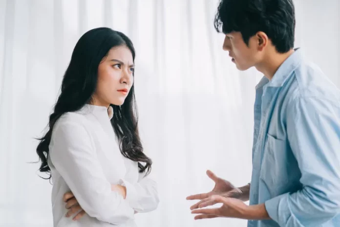 playing victim adalah