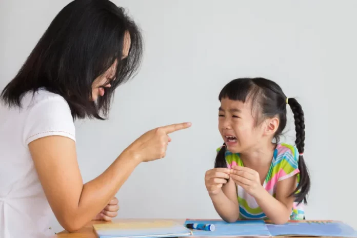 strict parents adalah