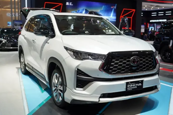 toyota innova zenix