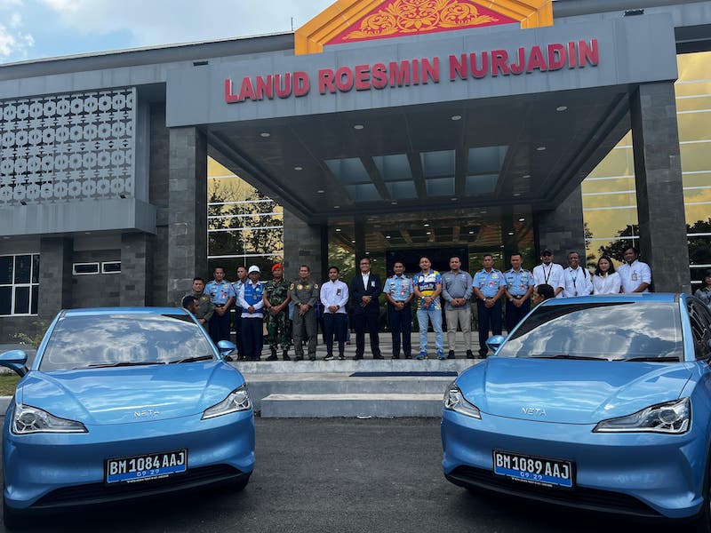 NETA V Jadi Armada Taksi Listrik EVISTA