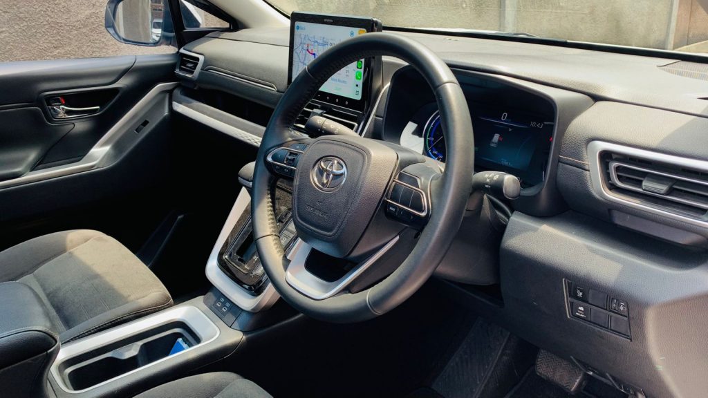 Interior Zenix Hybrid OLX