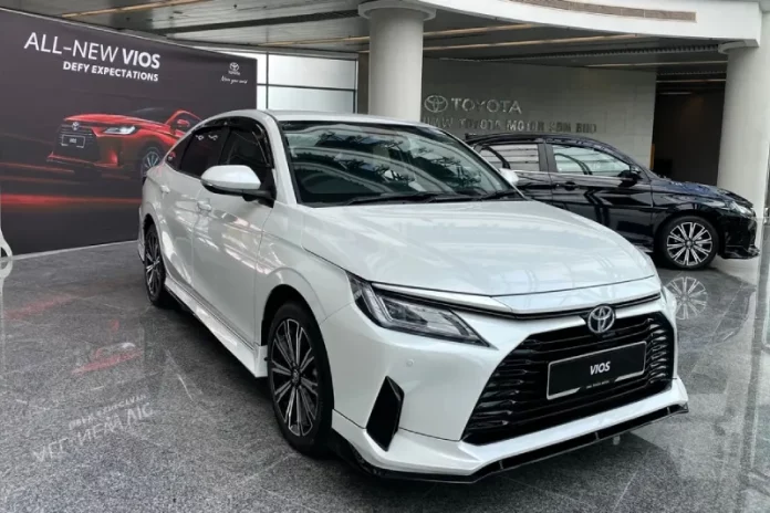 sedan toyota
