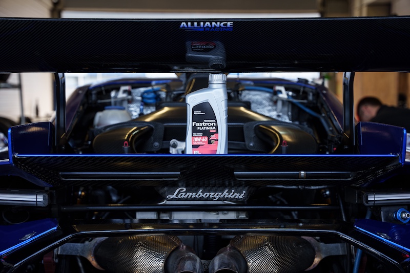 Pertamina Lubricants Fastron Platinum Racing 10W-60 diproduksi di Eropa