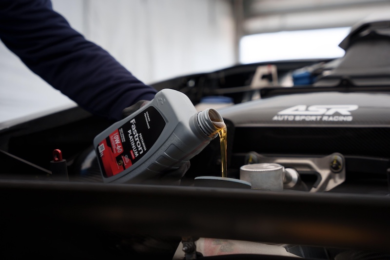 Pertamina Lubricants Fastron Platinum Racing 10W-60 diproduksi di Eropa