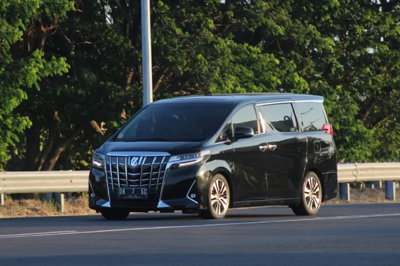 alphard 2023
