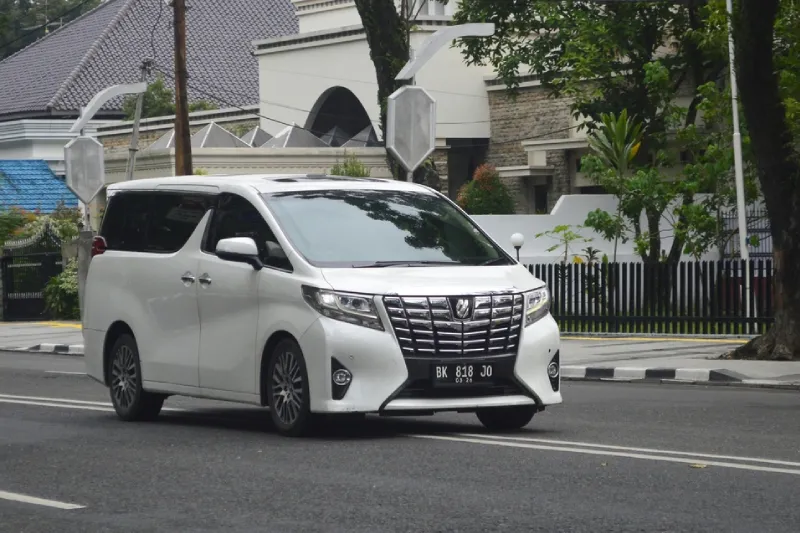 alphard 2023