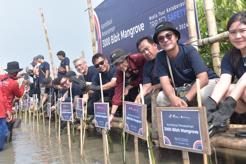 Sinergi Grup Astra Tanam 3.000 Mangrove di Semarang