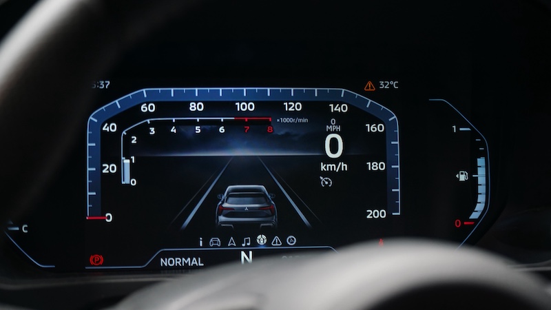 Review Mitsubishi Xforce