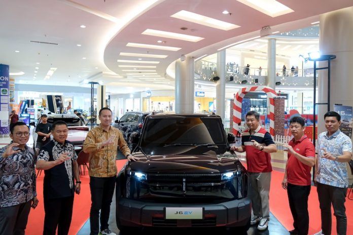 Chery J6 Meluncur di Makassar