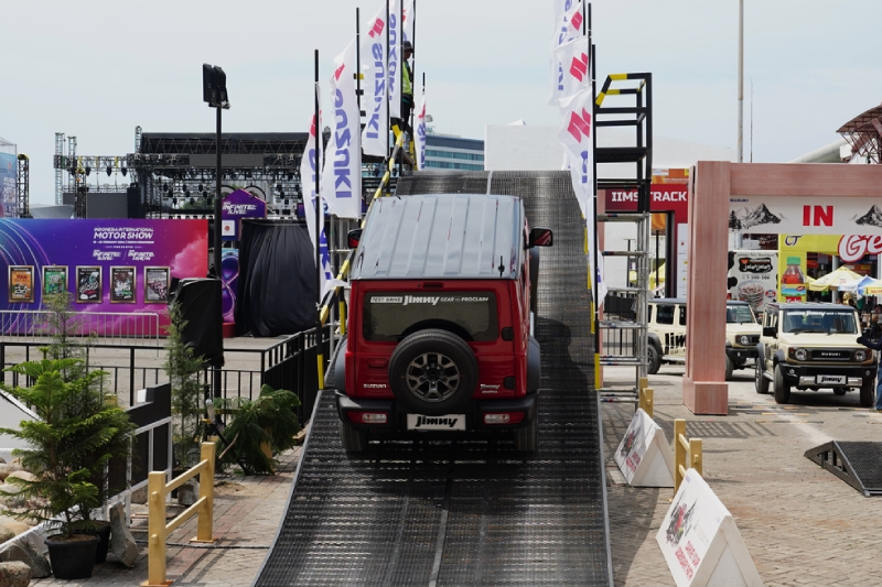 Suzuki Jimny 5 pintu