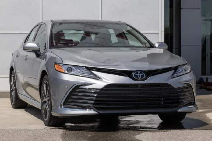 Harga dan Keunggulan Toyota Camry Hybrid - OLX News