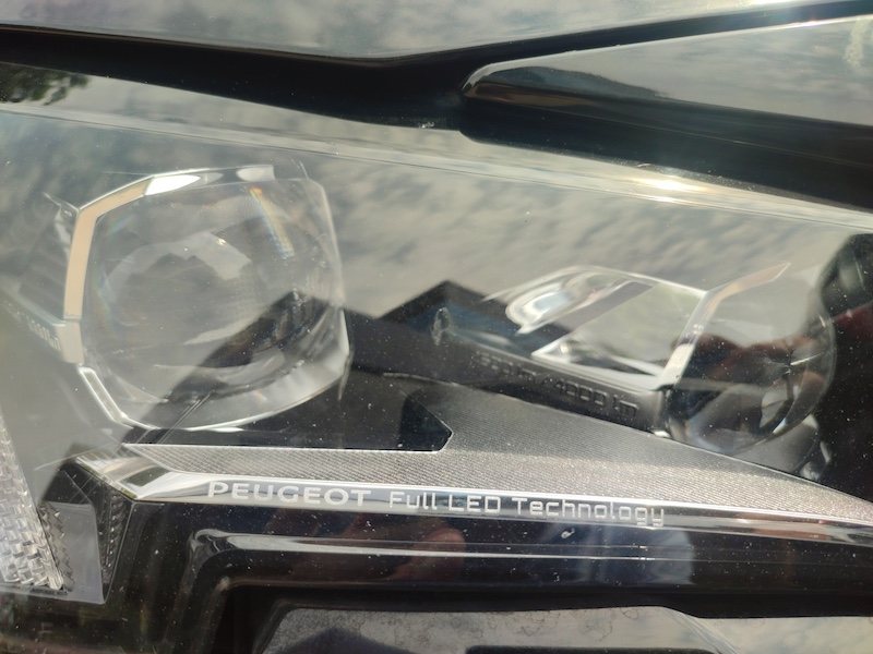 Peugeot Full LED Technology