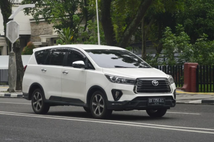 Toyota Innova Venturer