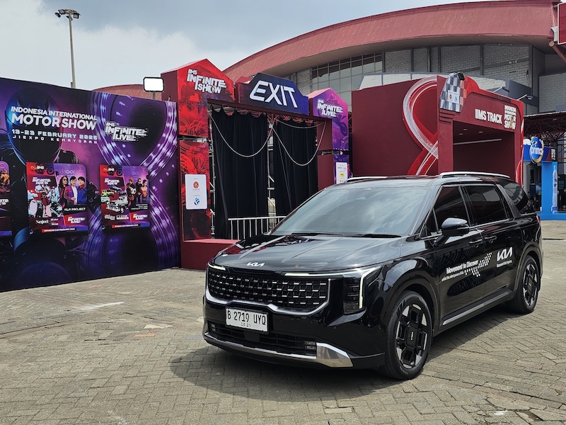Kia Carnival dan Kia Carens
