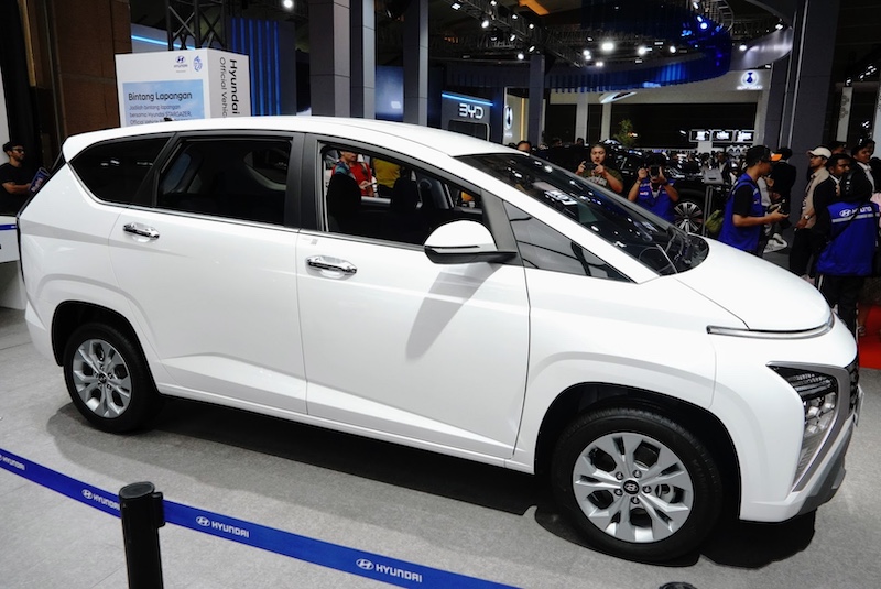 Hyundai Stargazer Essential Tech