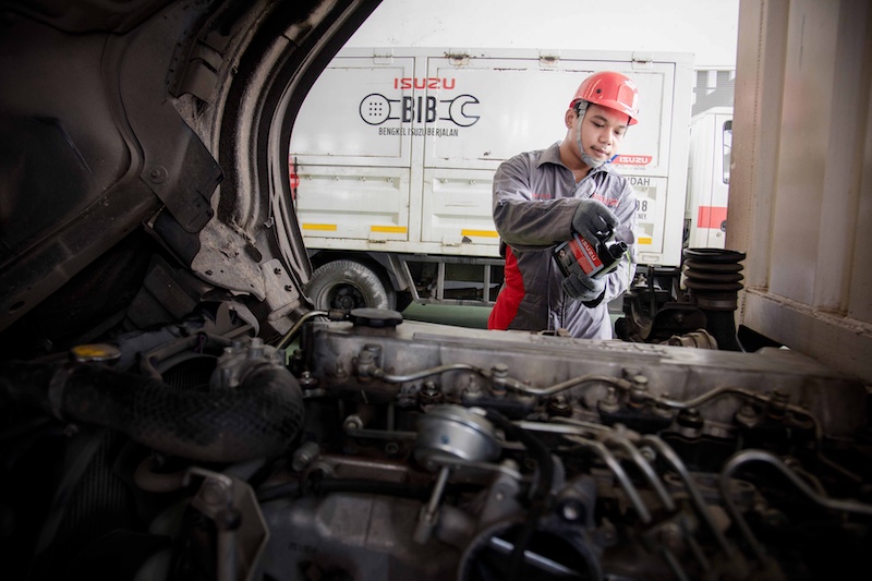 5 Tips dari Isuzu, Menjaga Kendaraan Komersial Tetap Prima dan Aman Jelang Lebaran 2025