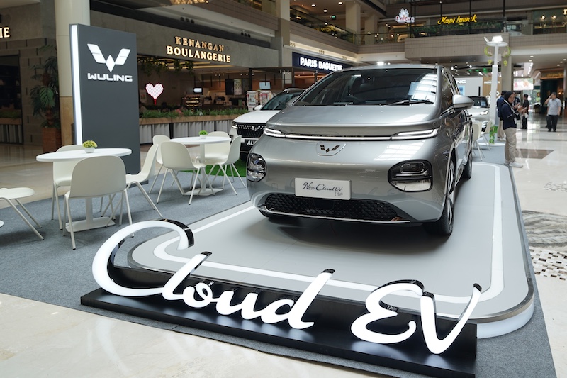 Pameran Wuling Motors di Mall Kasablanka