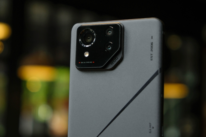 ROG Phone 8