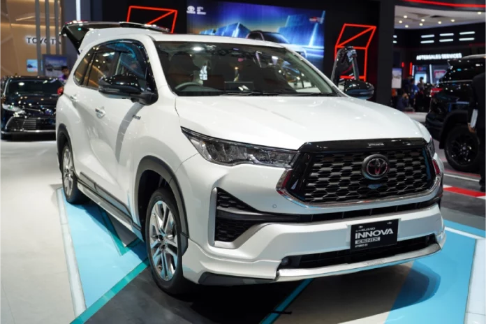innova zenix