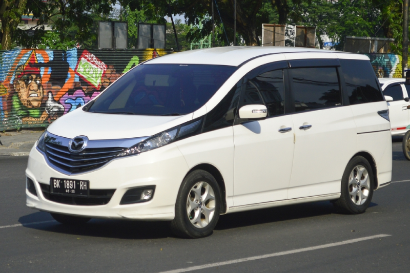 mobil pintu geser