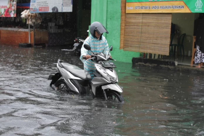 motor terendam banjir