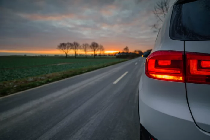 rangkaian lampu sein mobil