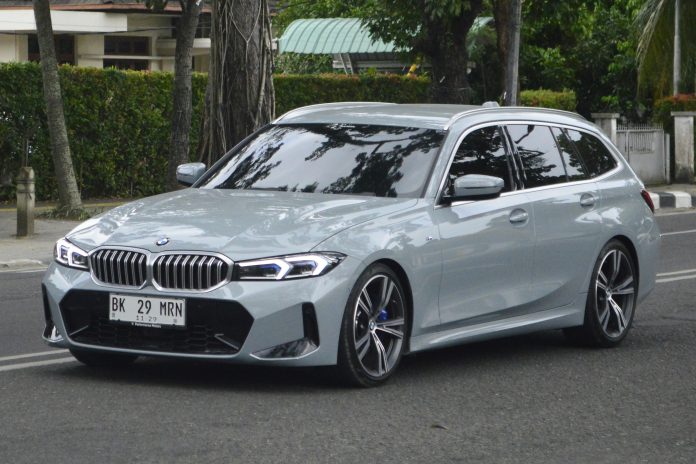 Review BMW 3 Series Sedan 2026, Simak Spesifikasi Mesin dan Detail Variannya!