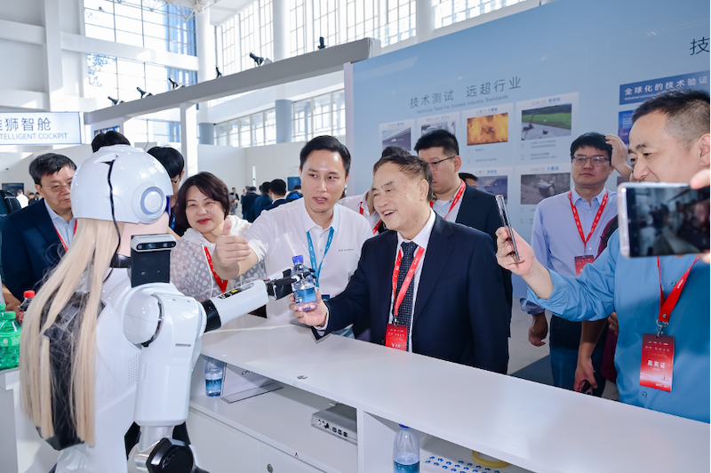 Robot Chery AiMOGA
