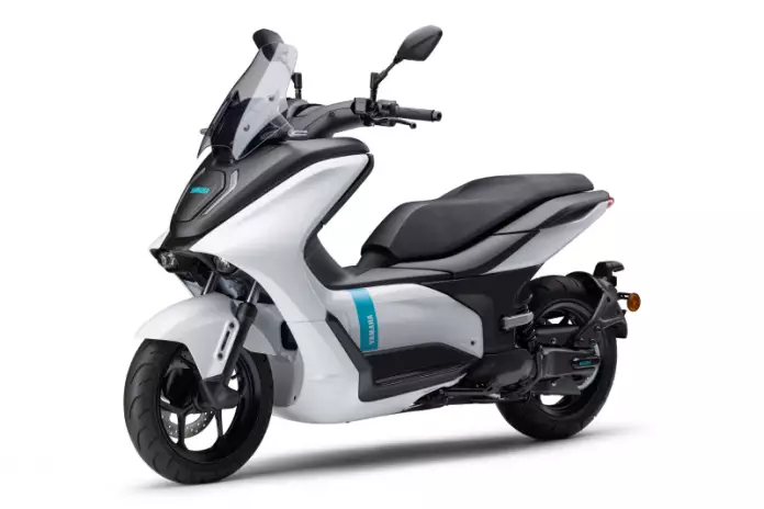 Yamaha E01