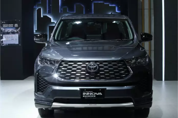 innova zenix hybrid