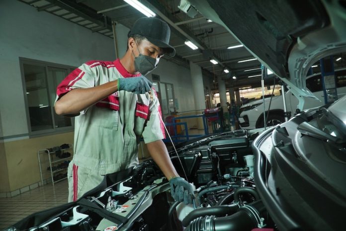 Patokan Waktu Tepat Ganti Oli Mesin Mobil