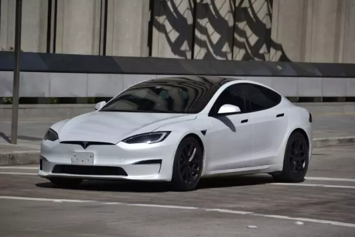 Harga Mobil Tesla
