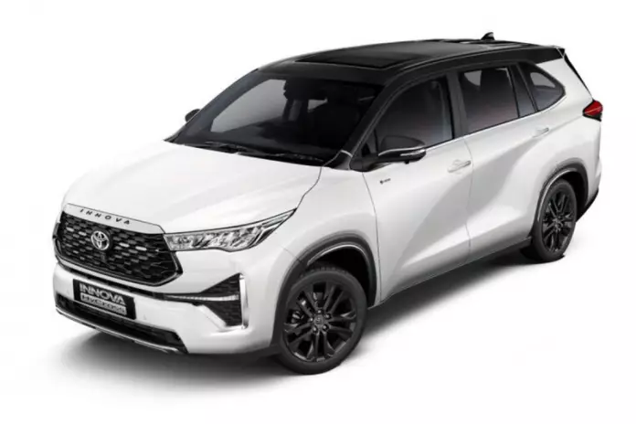 Innova HyCross Exclusive Edition
