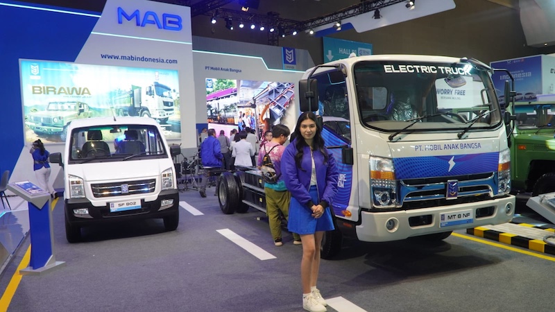 Langkah Konkret MAB Menuju Mobilitas Hijau, Produksi 9.000 Truk Listrik Mini untuk SAFAST dan Gandeng TIKI JNE Uji Coba Truk Listrik Logistik