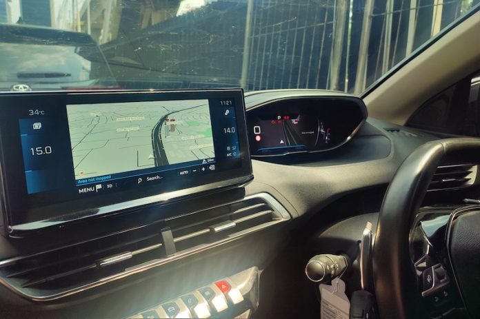 Tips Navigasi Aman Gunakan Digital Maps ala Astra Peugeot
