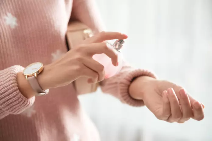 Parfum Wanita yang Tercium dari Jarak Jauh dan Murah