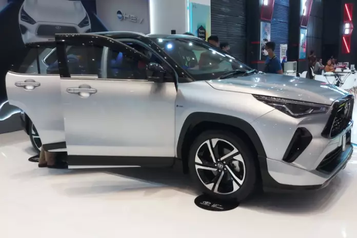 mobil hybrid di indonesia